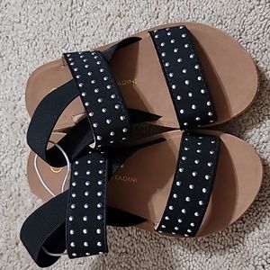NWOT Adrienne Vittadini Black Strap  Sandals  Girls Size 9